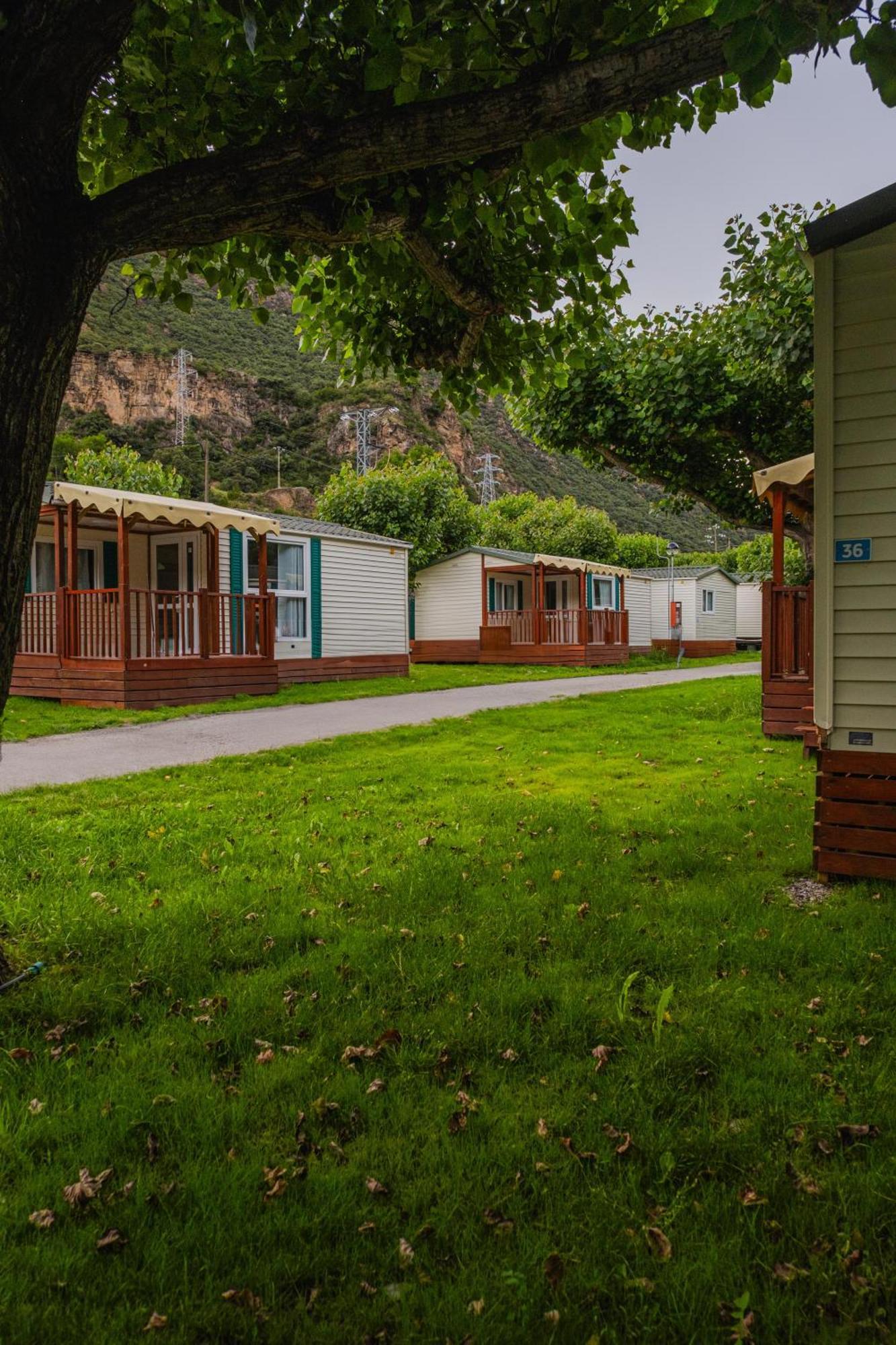 Farga de Moles Frontera Bungalow Park מראה חיצוני תמונה