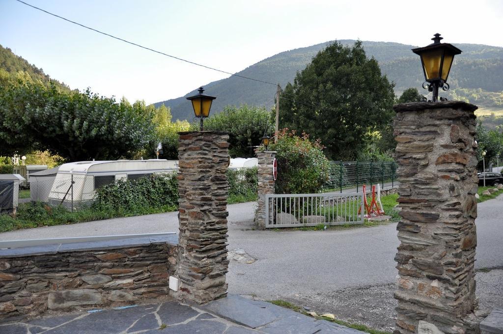 Farga de Moles Frontera Bungalow Park מראה חיצוני תמונה